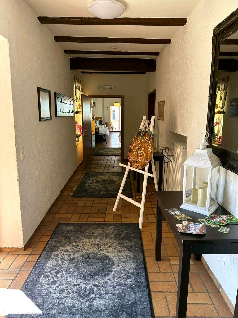 Staffelei Weiß