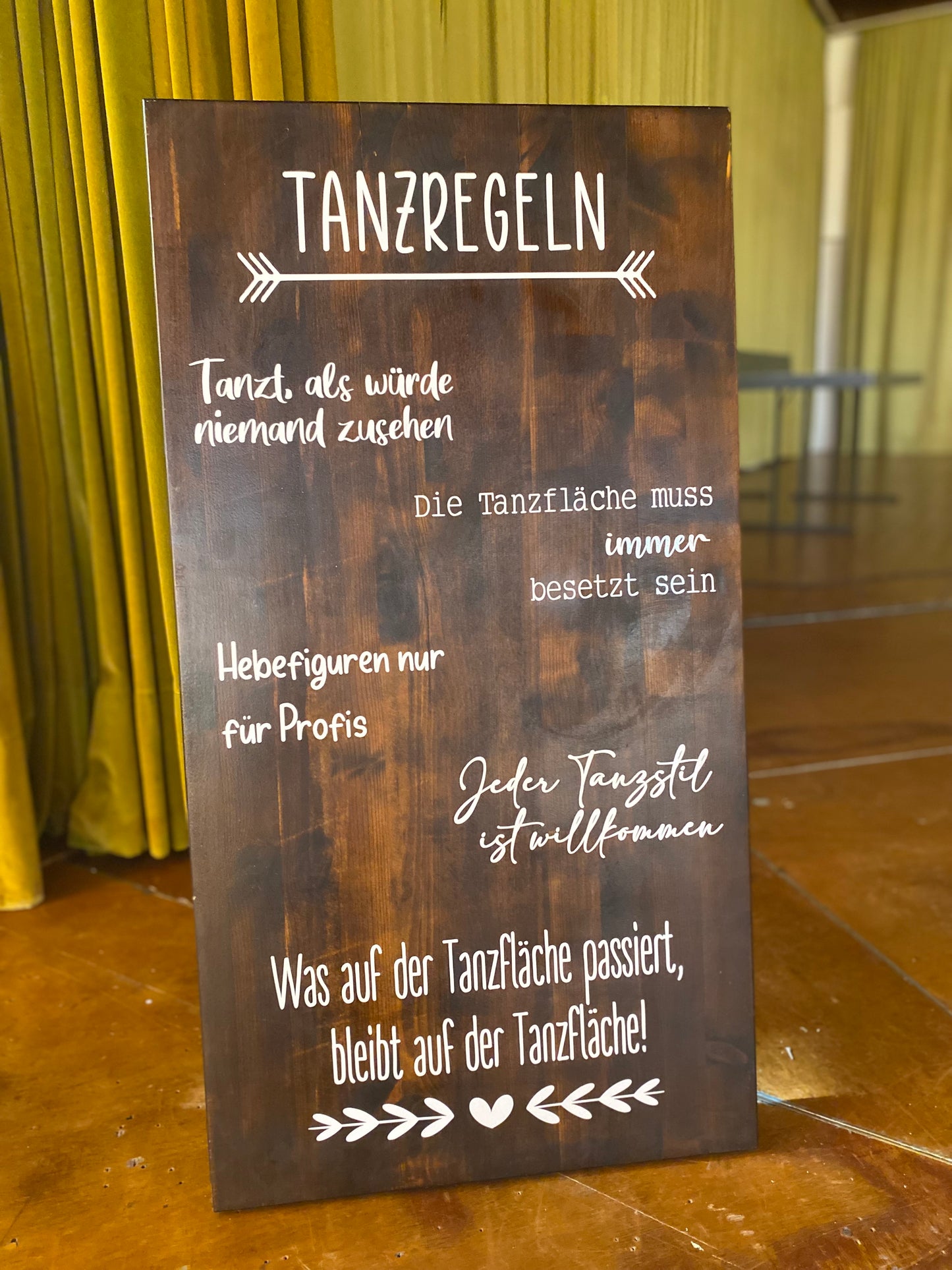 Holzschild Tanzregeln