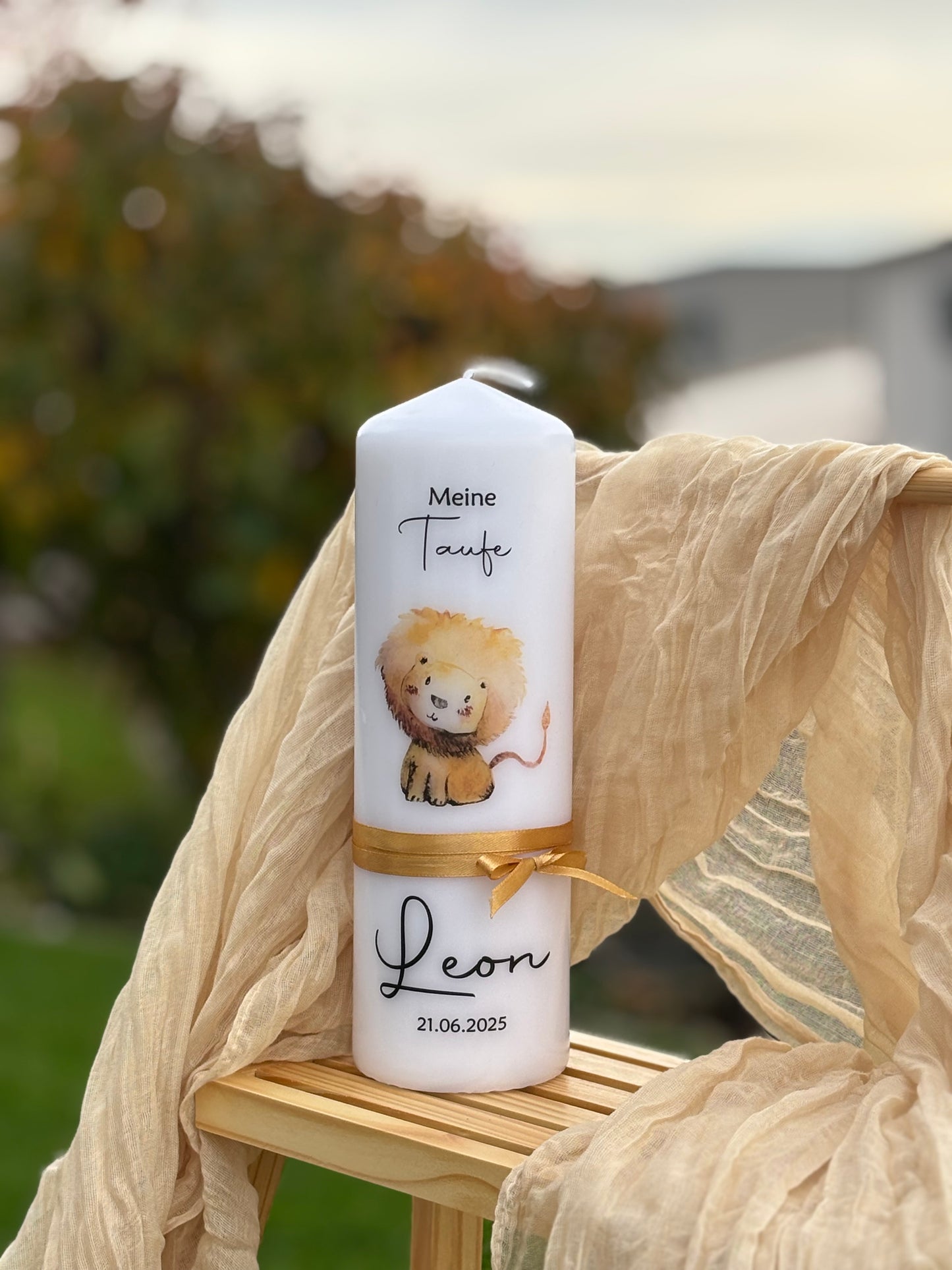 Taufkerze Löwe (Illustration von Susanne Reimann)